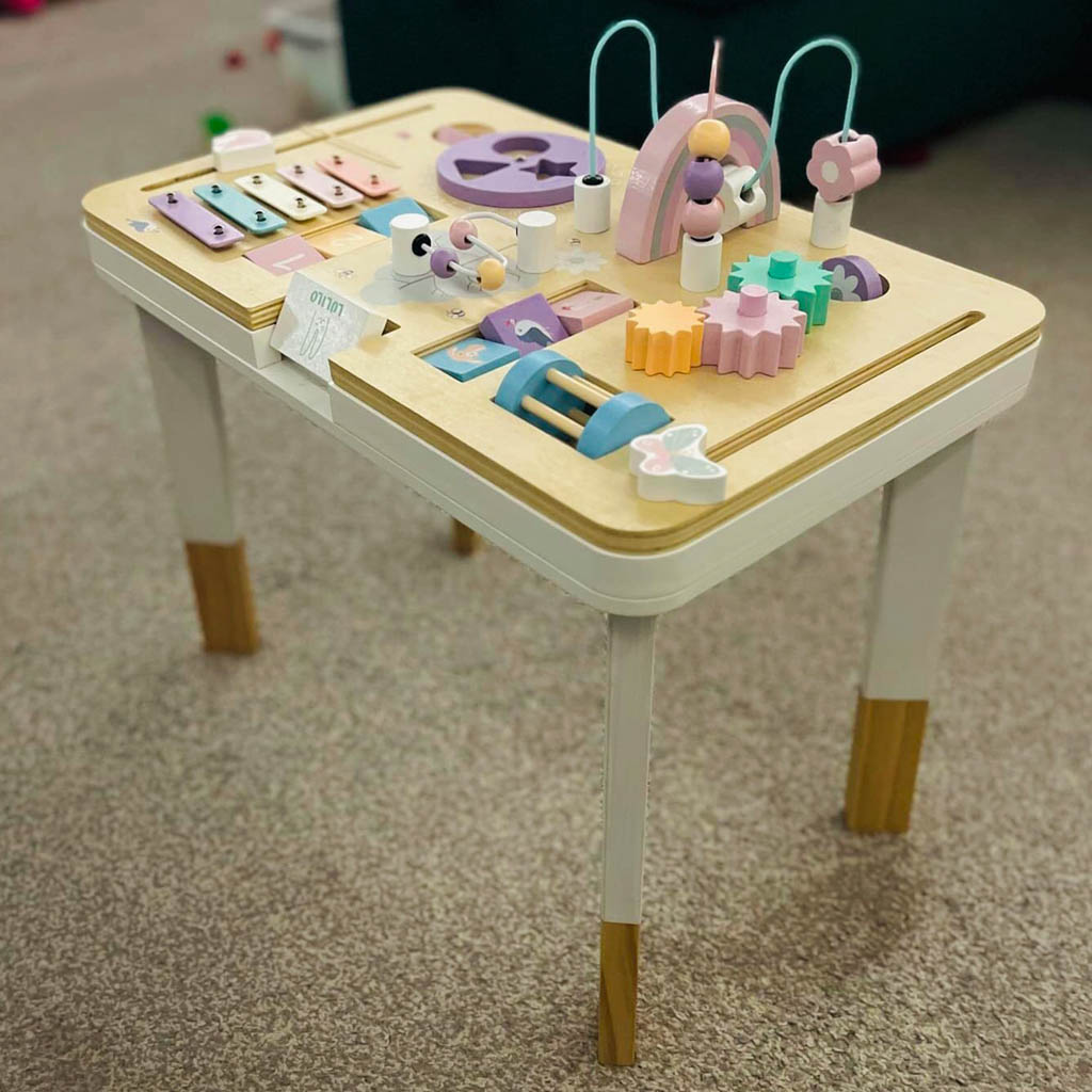 Tablica manipulacyjna LULILO LUDO stolik drewniany sensoryczny 2w1 różowy - obrazek 12